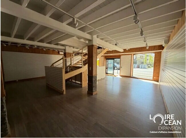 Plus de détails pour Local commercial à louer