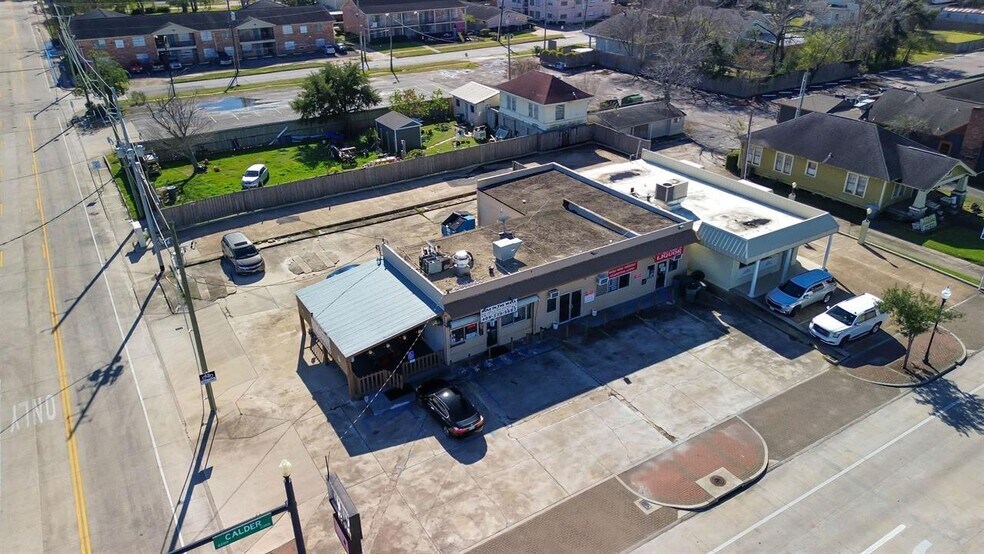 2305 Calder Ave, Beaumont, TX à louer - Aérien – Image 2 sur 17