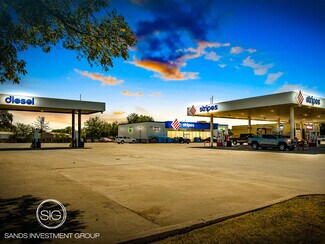 Plus de détails pour 2819 Main st, Uvalde, TX - Local commercial à vendre
