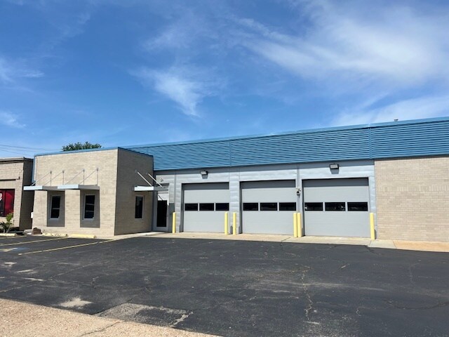 600 S Arkansas Ave, Russellville, AR à louer - Photo de l’immeuble – Image 1 sur 8