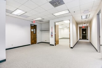 6851 NE Loop 820, North Richland Hills, TX à louer Photo intérieure– Image 2 sur 7