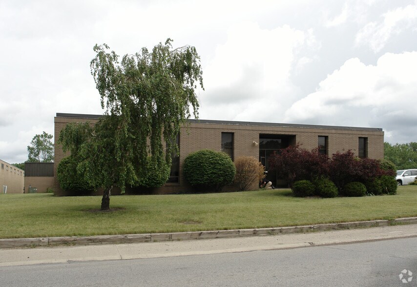 1200-1240 Valley Belt Rd, Brooklyn Heights, OH à louer - Photo de l’immeuble – Image 2 sur 6
