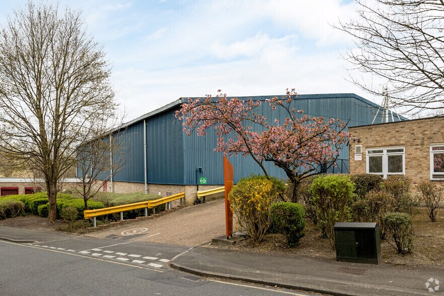 Redlands, Coulsdon à louer - Photo de l’immeuble – Image 3 sur 4