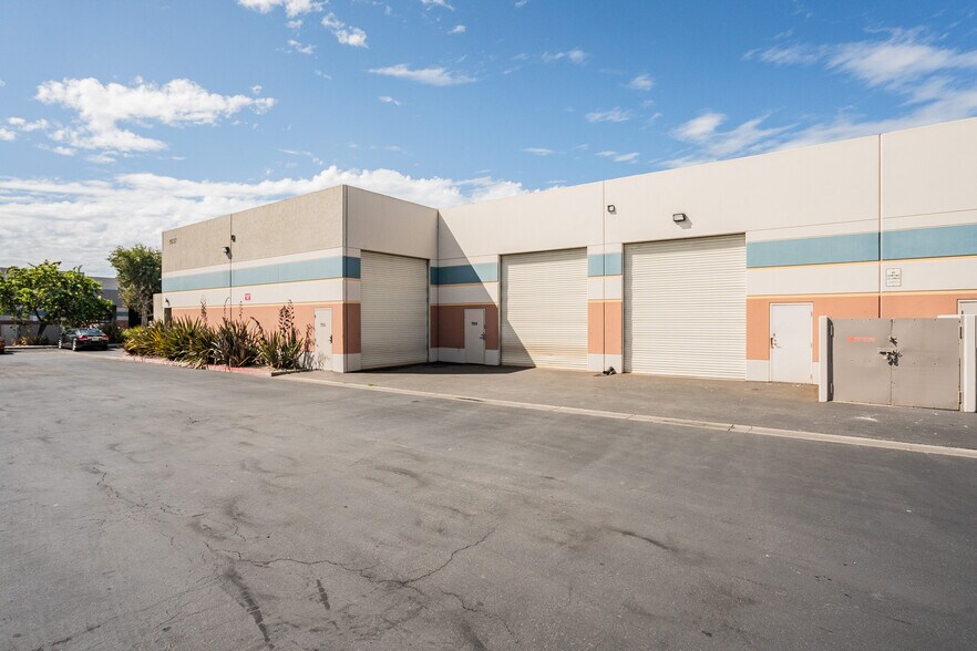 1937 Goodyear Ave, Ventura, CA à louer - Photo de l’immeuble – Image 3 sur 32