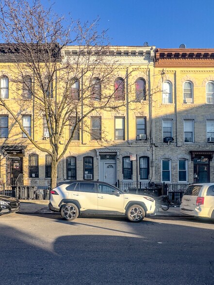 316 Grove St, Brooklyn, NY à vendre - Photo de l’immeuble – Image 2 sur 3