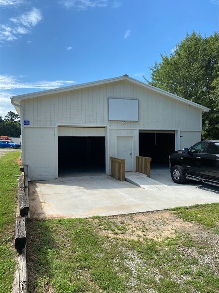 164 Bobby Boss Dr, Loganville, GA à louer - Photo de l’immeuble – Image 1 sur 5