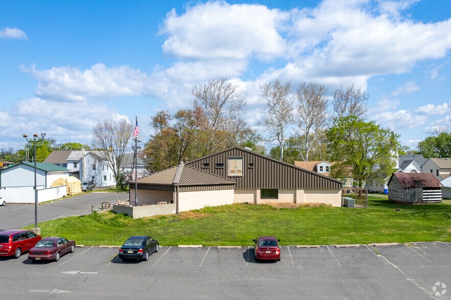 24548 E Main St, Columbus, NJ à louer - Photo de l’immeuble – Image 2 sur 5