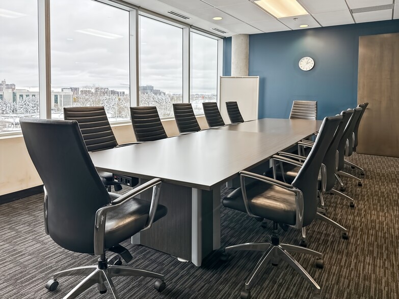 3055 Saint-Martin Boulevard West, Laval, QC à louer - Photo intérieure – Image 3 sur 14