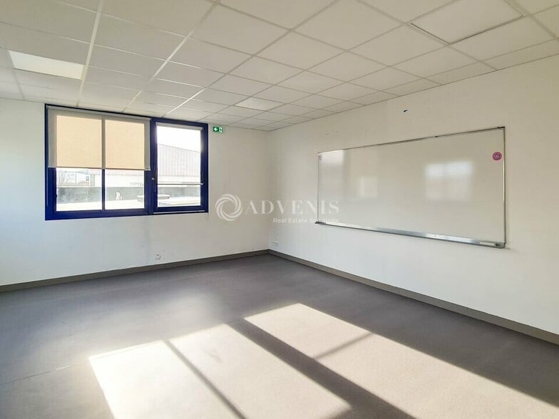Bureau dans Saint-Brieuc à louer - Photo intérieure – Image 2 sur 10