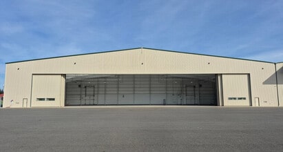 12020 Higgins Airport Way, Burlington, WA à louer Photo de l’immeuble– Image 1 sur 31