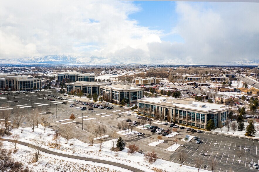 10653 S River Front Pky, South Jordan, UT à louer - Aérien – Image 2 sur 16