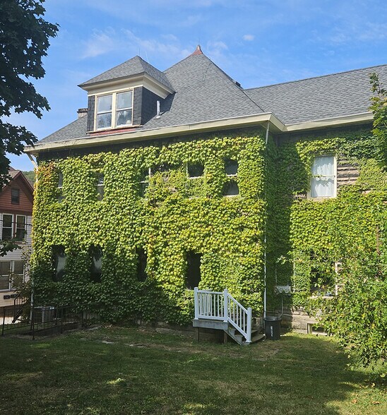 1012 Philadelphia St, Indiana, PA à vendre - Photo de l’immeuble – Image 2 sur 2