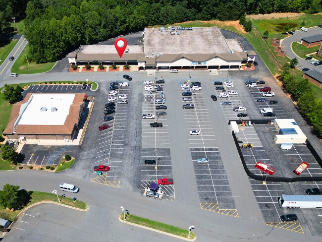 1128-1132 Freeway Dr, Reidsville, NC à louer - Photo de l’immeuble – Image 2 sur 9