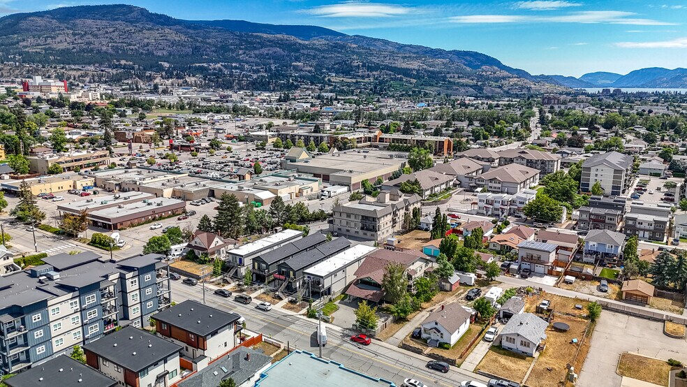 116 Calgary Av, Penticton, BC à vendre - Photo de l’immeuble – Image 3 sur 24