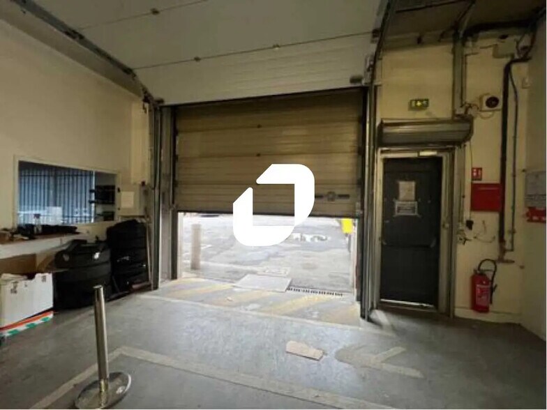 Bureau dans Nanterre à louer - Photo de l’immeuble – Image 1 sur 40