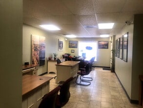 8755-8785 Mathis Ave, Manassas, VA à louer Photo intérieure– Image 2 sur 5