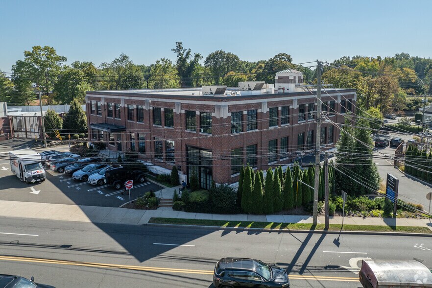 330 Railroad Ave, Greenwich, CT à louer - Photo principale – Image 1 sur 5