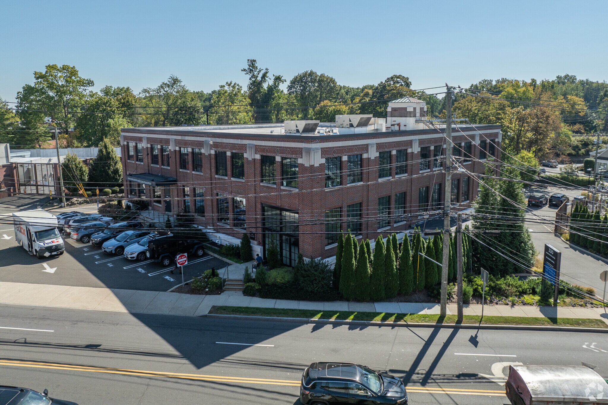 330 Railroad Ave, Greenwich, CT à louer Photo principale– Image 1 sur 6