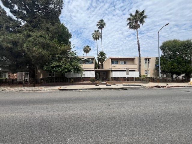 8567 Balboa Blvd, Northridge, CA à vendre - Photo de l’immeuble – Image 1 sur 9