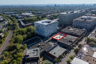 5600 Av De Gaspé, Montréal, QC - Vue aérienne  vue de carte - Image1