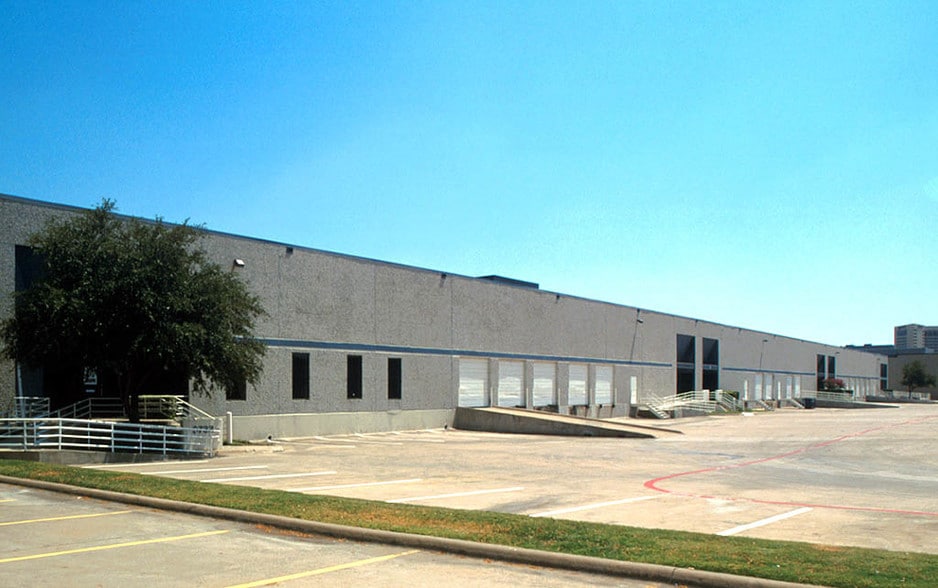 8724-8732 N Royal Ln, Irving, TX à louer - Photo de l’immeuble – Image 2 sur 11