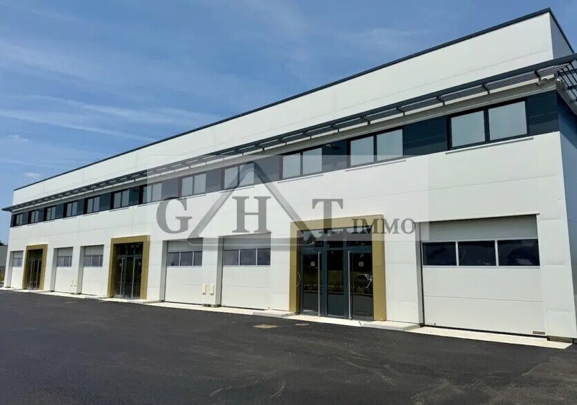 Industriel/Logistique dans Saint-Pierre-du-Perray à louer - Photo de l’immeuble – Image 3 sur 4