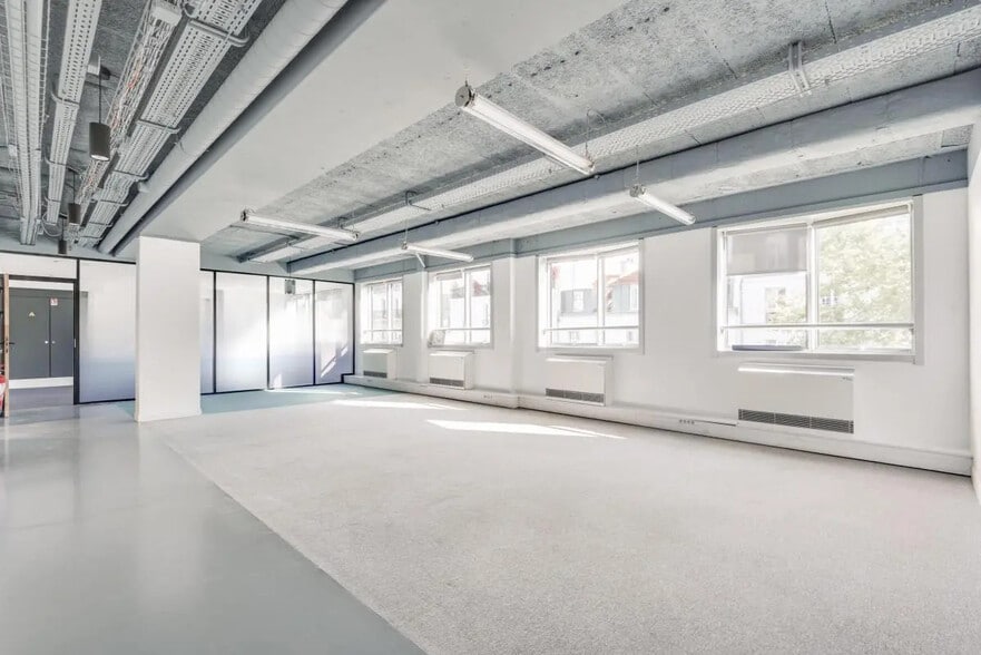 Place De Clichy, Paris à louer - Photo intérieure – Image 3 sur 23