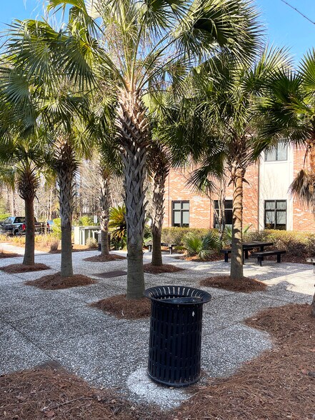 505 Belle Hall Pky, Mount Pleasant, SC à vendre - Photo de l’immeuble – Image 3 sur 11