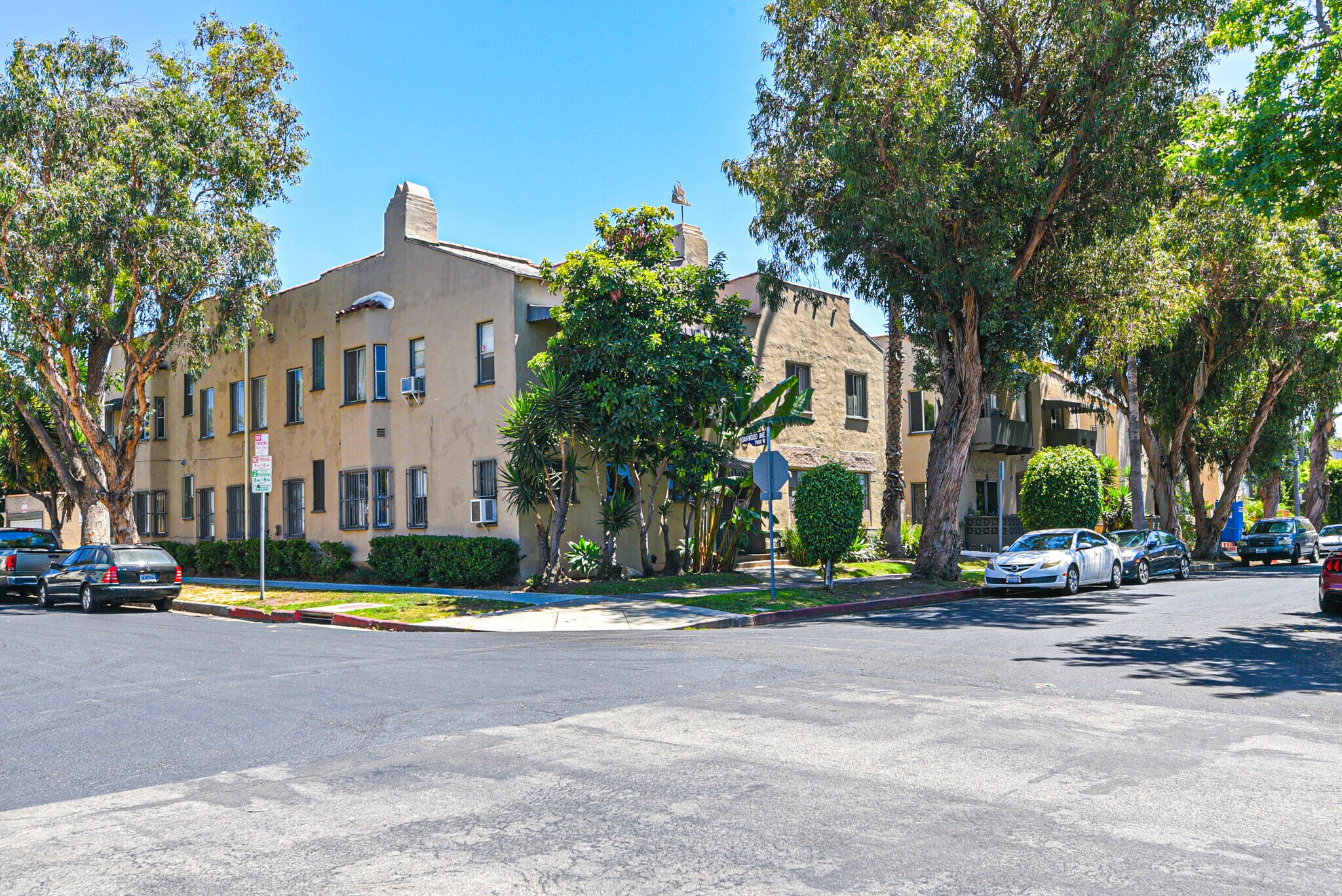 356 N Orange Grove Ave, Los Angeles, CA à vendre Photo de l’immeuble– Image 1 sur 31
