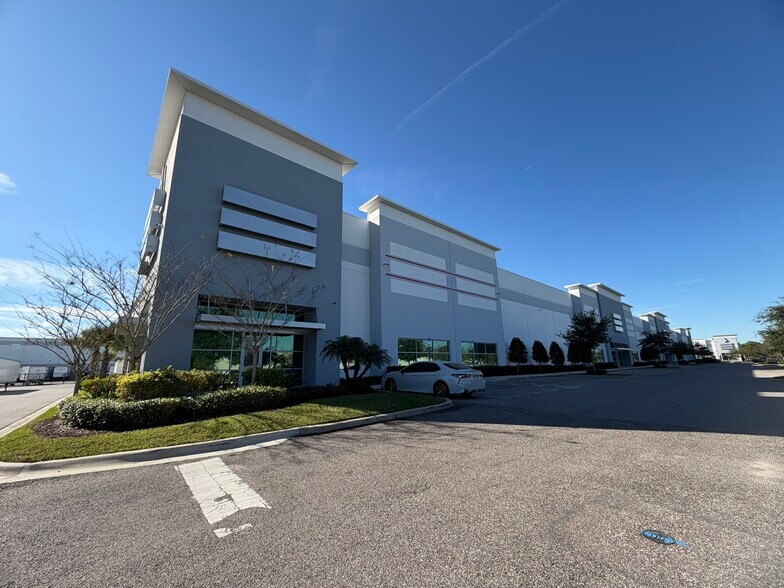 1801 Boice Pond Rd, Orlando, FL à louer - Photo de l’immeuble – Image 3 sur 3