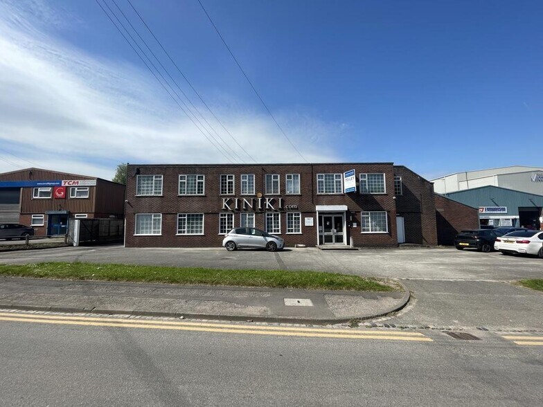 Spencroft Rd, Newcastle Under Lyme à louer - Photo de l’immeuble – Image 1 sur 19