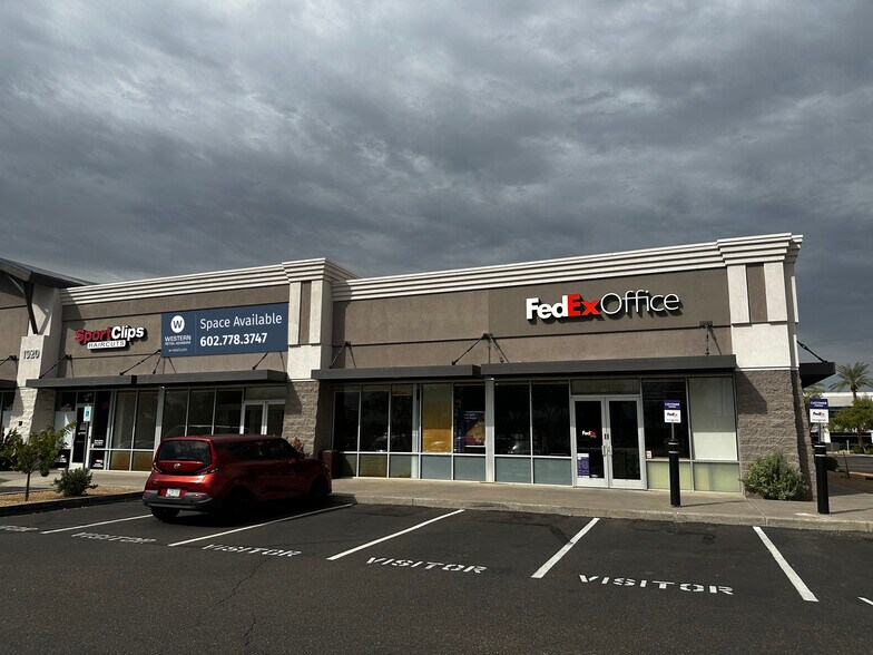 1920 S Stapley Dr, Mesa, AZ à louer - Photo de l’immeuble – Image 2 sur 5