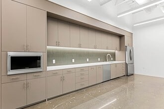 680 N McCarthy Blvd, Milpitas, CA à louer Photo intérieure– Image 1 sur 7