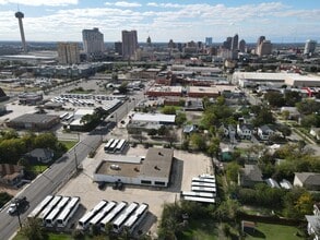 1505 E Houston St, San Antonio, TX à vendre Photo de l’immeuble– Image 2 sur 6