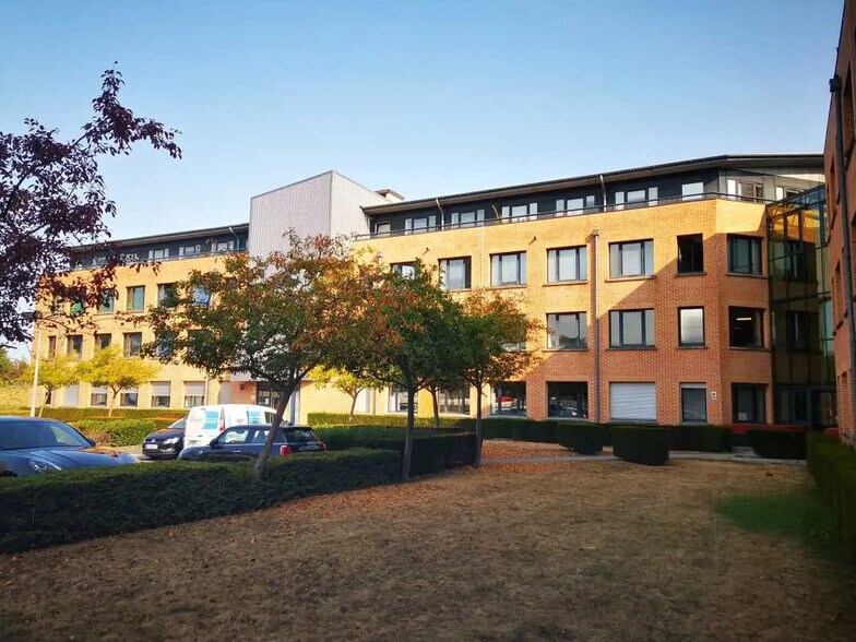Bureau dans Évry-Courcouronnes à louer - Photo de l’immeuble – Image 1 sur 1