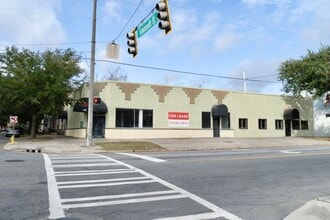 711-719 E Broad St, Savannah, GA à louer Photo de l’immeuble– Image 1 sur 9