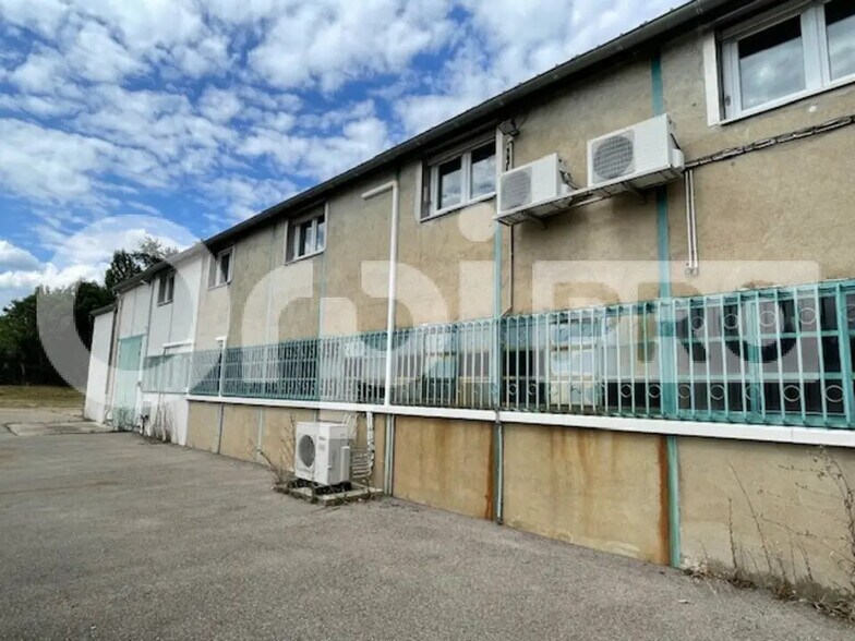 Local d'activités dans Saint-Étienne-des-Oullières à vendre - Photo de l’immeuble – Image 2 sur 14