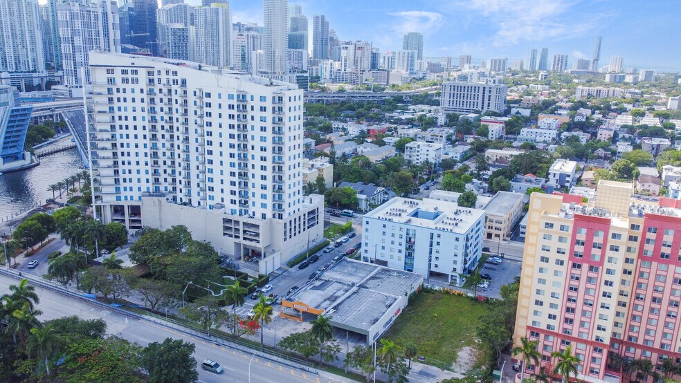 500 W Flagler St, Miami, FL à louer - Photo de l’immeuble – Image 2 sur 37