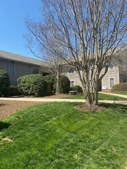 2375 E Main St, Spartanburg, SC à louer - Photo de l’immeuble – Image 3 sur 8