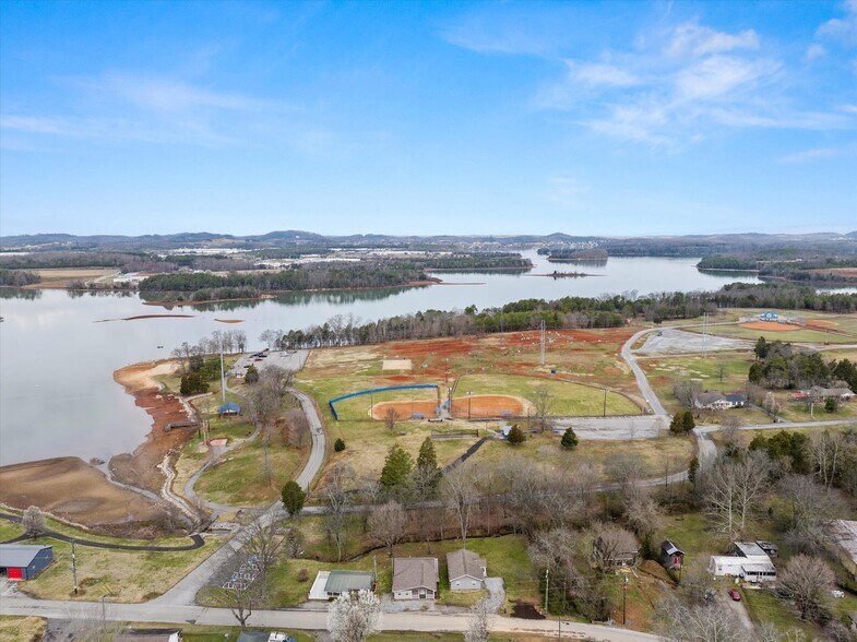 518 Church St, Vonore, TN à vendre - Photo de l’immeuble – Image 2 sur 52