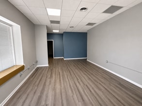 4519-4523 N Milwaukee Ave, Chicago, IL à louer Photo intérieure– Image 2 sur 15