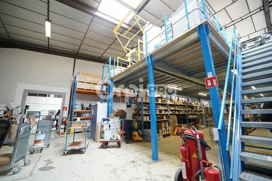 1 Rue Jacques Monod, Vaulx-en-Velin à louer - Photo de l’immeuble – Image 3 sur 7