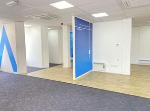 2 Broadway, Peterborough à louer Photo intérieure– Image 2 sur 4