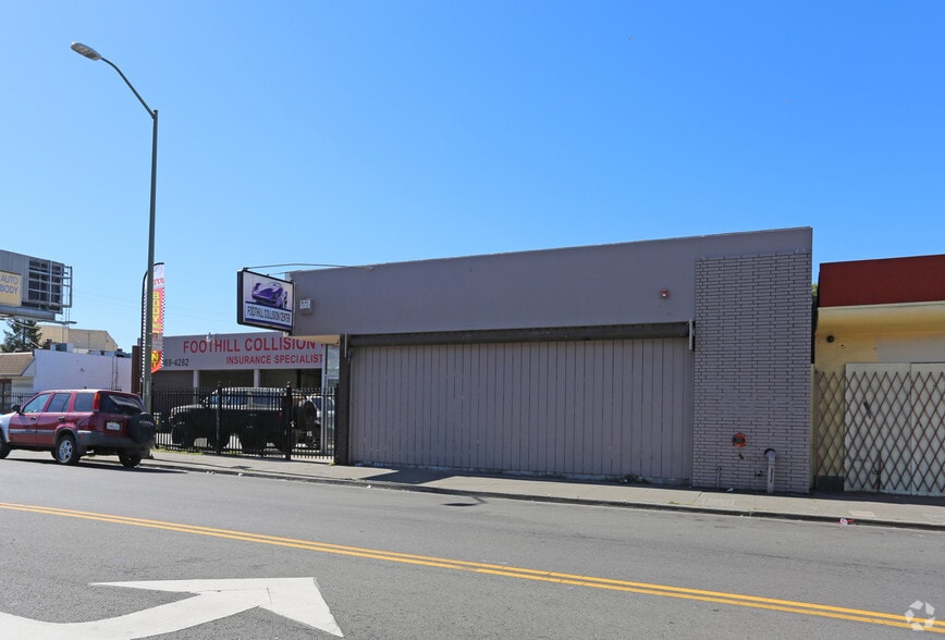 6821 Foothill Blvd, Oakland, CA à vendre - Photo de l’immeuble – Image 3 sur 34