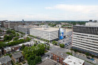 99 Rue Chabanel O, Montréal, QC - VUE AÉRIENNE  vue de carte