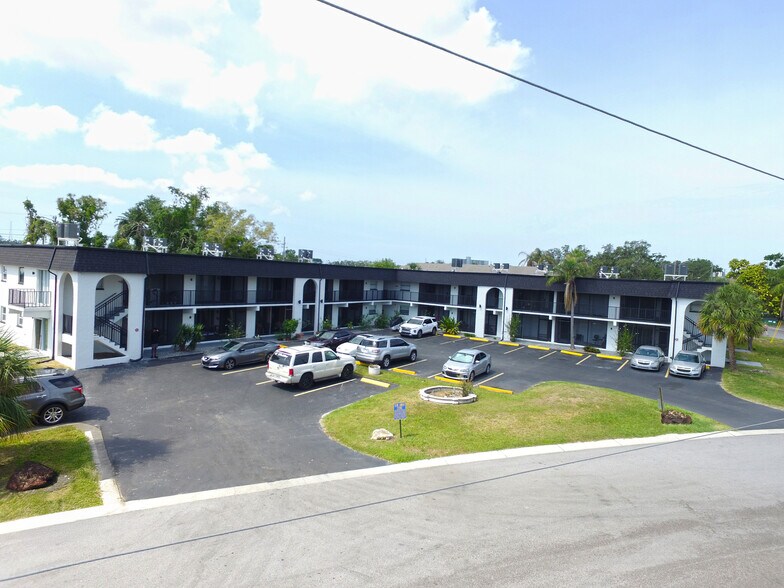 1295 Santa Rosa Dr, Clearwater, FL à vendre - Photo principale – Image 1 sur 4