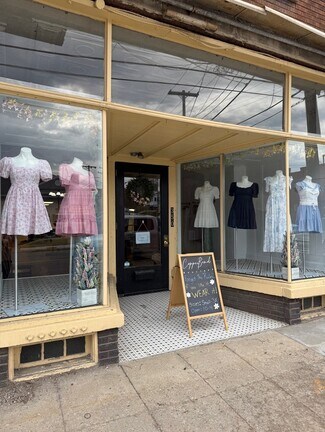 Plus de détails pour 350-352 Main St, Wadsworth, OH - Local commercial à louer
