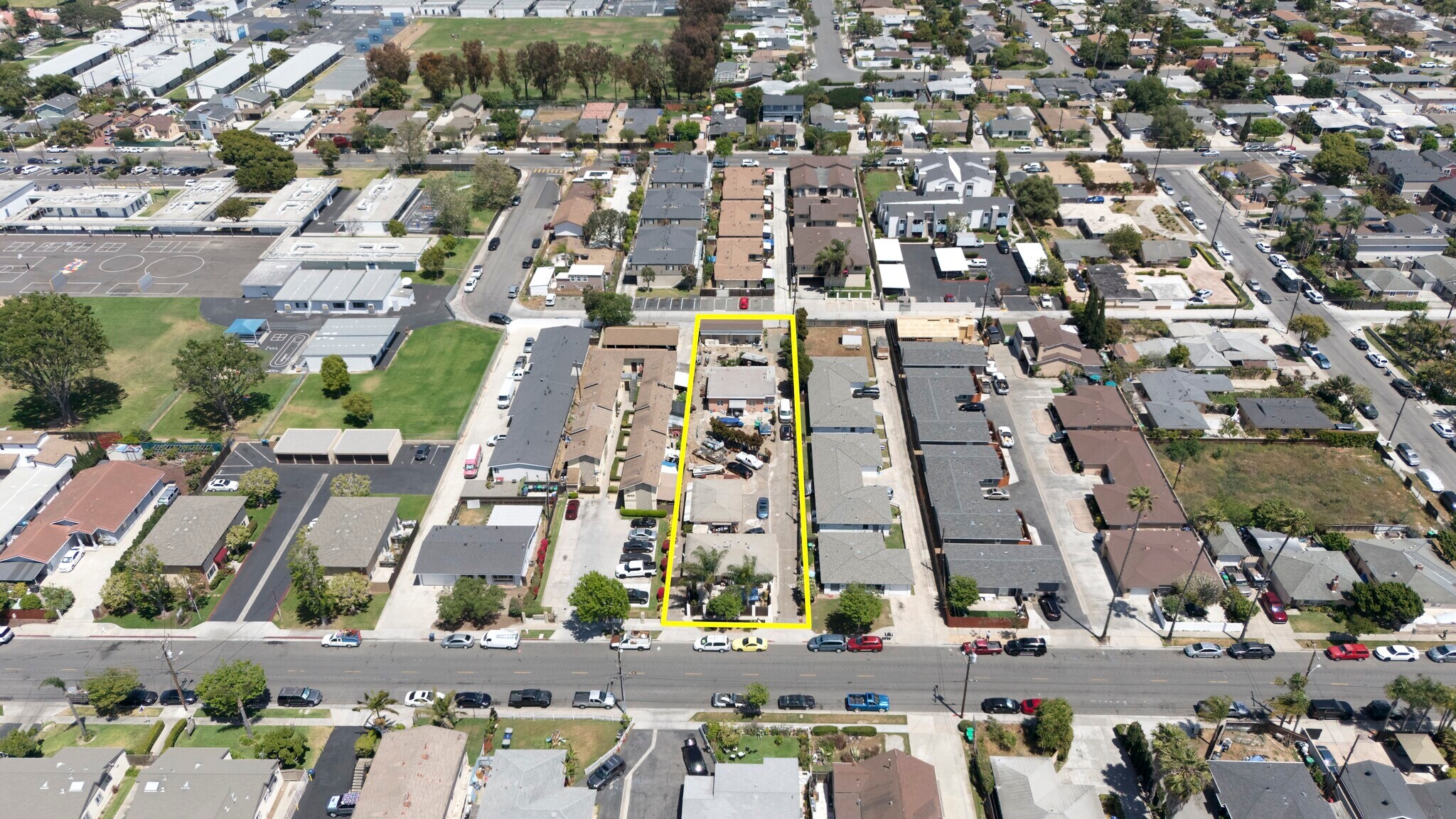 2028 Wallace Ave, Costa Mesa, CA à vendre Photo principale– Image 1 sur 6