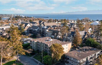 Plus de détails pour 1037 Wychbury Av, Victoria, BC - Logement à vendre
