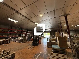 Plus de détails pour Bureau, Industriel/Logistique à louer
